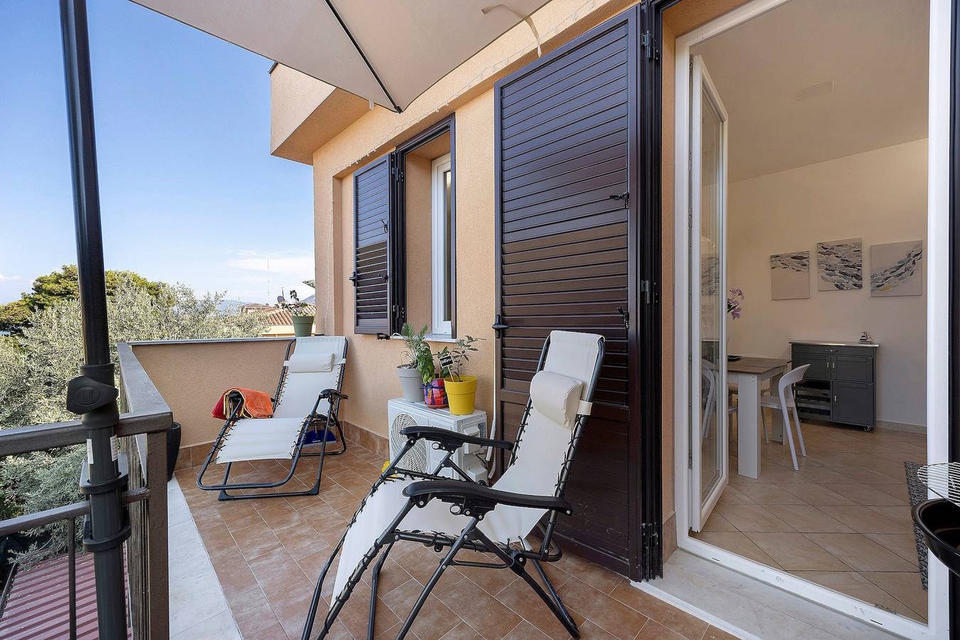 Gli esterni della casa 3