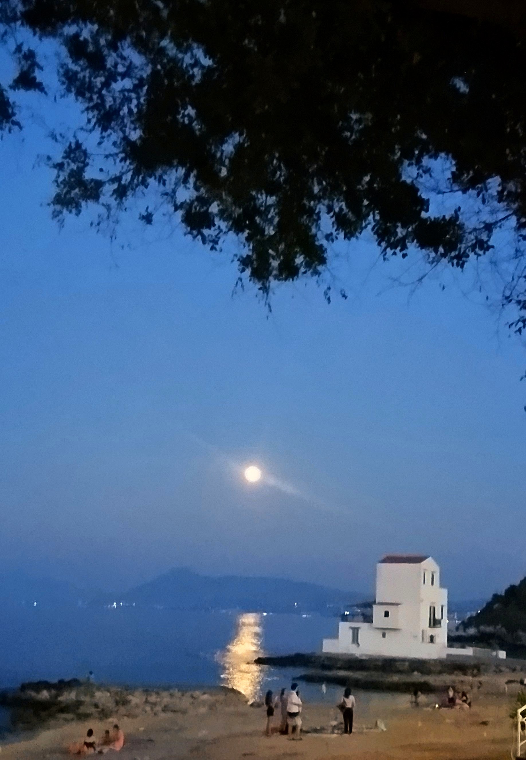 Luna piena sulla spiaggia di Sant'Elia · Porticello